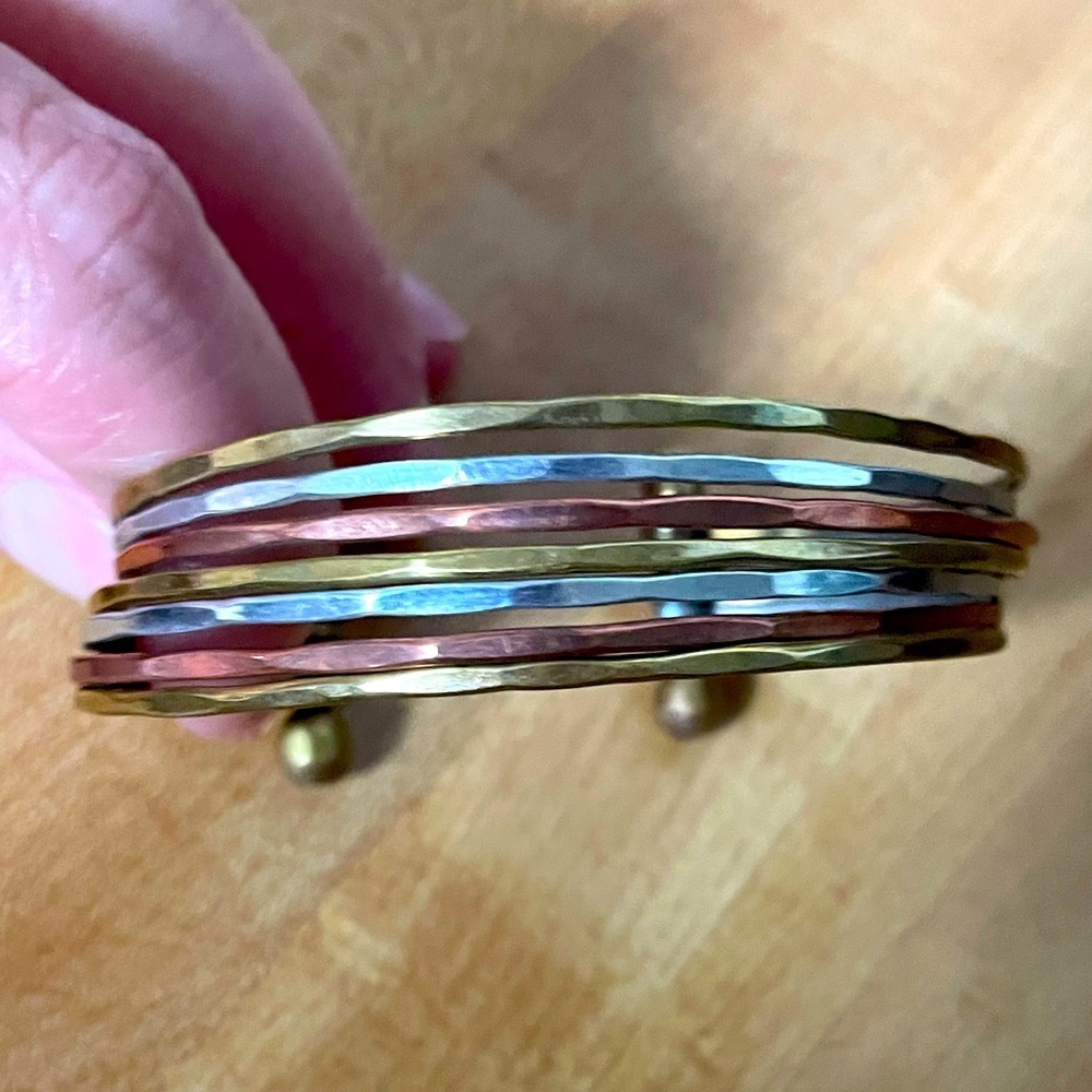 Elegant Multicolor Bangle Bracelet with Silver, Copper, Gold Metal